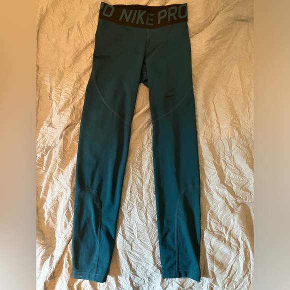 Nike Pro Leggings - Picture 2 of 7